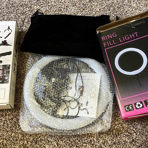 New in box LED Ring fill light with table top tripod and remote - Picture 3 of 3